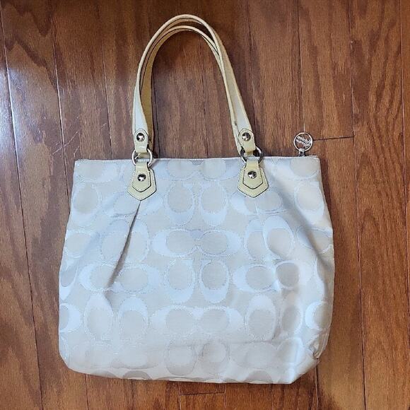 Coach Cream Shoulder Bag with Monogram and Gold Hardware D1120-16289 - Picture 2 of 15
